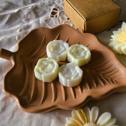 Image de Coffret découverte de quatre mini fondants parfumés | Le sens des choses – boutique artisanale éthique de bougies parfumées et savons naturels fabriqués en France