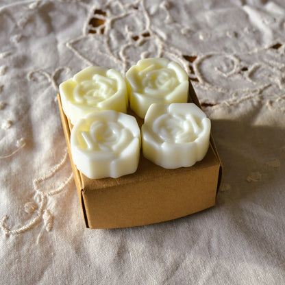 Image de Coffret découverte de quatre mini fondants parfumés | Le sens des choses – boutique artisanale éthique de bougies parfumées et savons naturels fabriqués en France