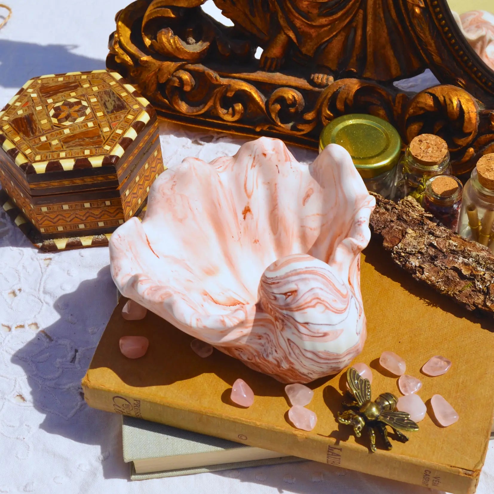Calypso — Le grand vide-poche coquillage en jesmonite | Objet déco artisanal en Jesmonite fabriqué en Charente-Maritime