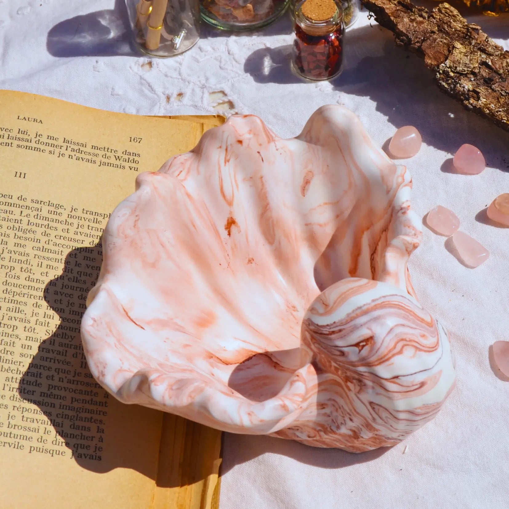 Calypso — Le grand vide-poche coquillage en jesmonite | Objet déco artisanal en Jesmonite fabriqué en Charente-Maritime