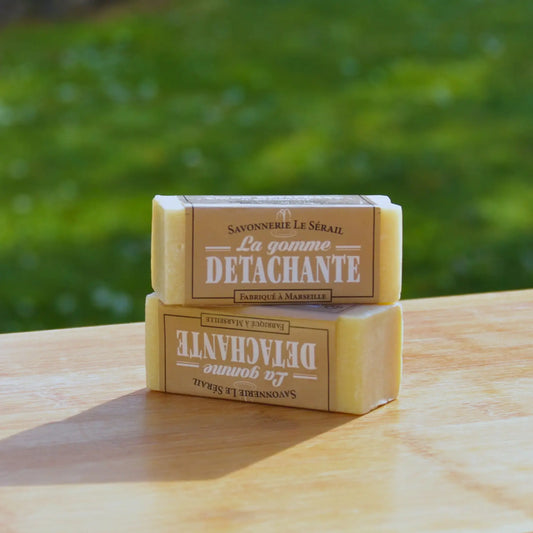 Gomme détachante au bicarbonate de soude | Le sens des choses – Boutique de bougies parfumées végétales, décorations et bien-être