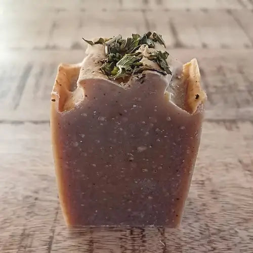savon à la mangue et ananas | Le sens des choses, boutique en ligne de produits artisanaux, naturels et écoresponsables fabriqués en France ou en Europe.