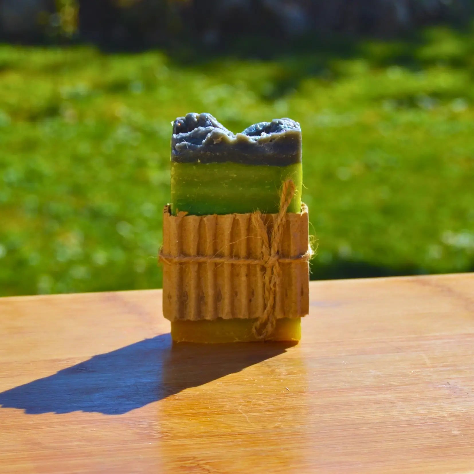 Savon réparateur à l’avocat – Création artisanale | Le sens des choses – Boutique de bougies parfumées végétales, décorations et savons