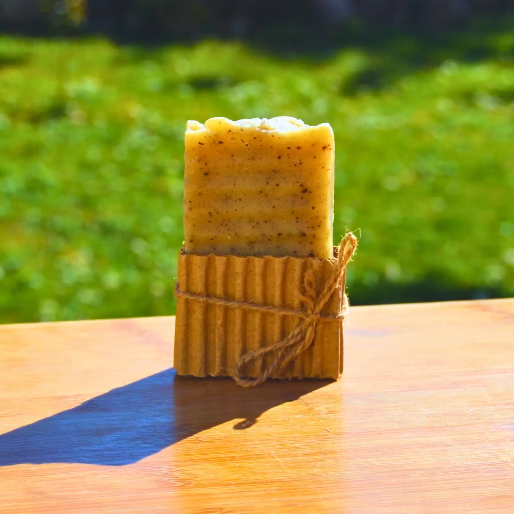 Savon exfoliant à l’avoine | Savon solide naturel artisanal fabriqué par saponification à froid