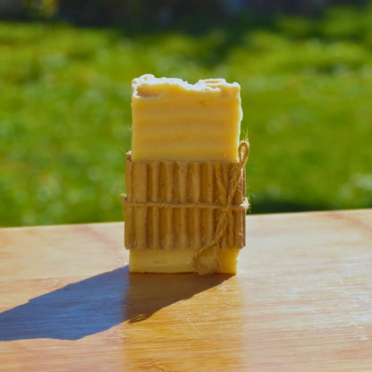 Savon nourrissant au lait de chèvre | Savon solide naturel artisanal fabriqué par saponification à froid
