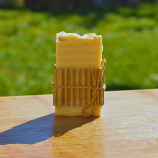 Savon nourrissant au lait de chèvre – Création artisanale | Le sens des choses – Boutique de bougies parfumées végétales, décorations et savons