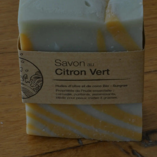 Image de Savon artisanal surgras au citron vert | Le sens des choses – boutique artisanale éthique de bougies parfumées et savons naturels fabriqués en France