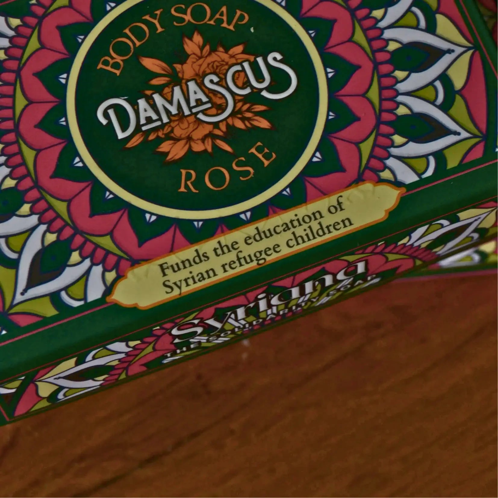 Image de Savon d’Alep parfumé à la rose de Damas — Damas | Le sens des choses – boutique artisanale éthique de bougies parfumées et savons naturels fabriqués en France