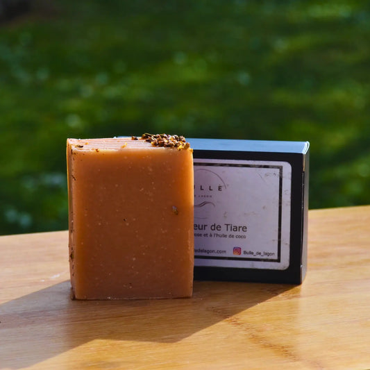 Savon surgras à la fleur de Tiaré – Création artisanale | Le sens des choses – Boutique de bougies parfumées végétales, décorations et savons