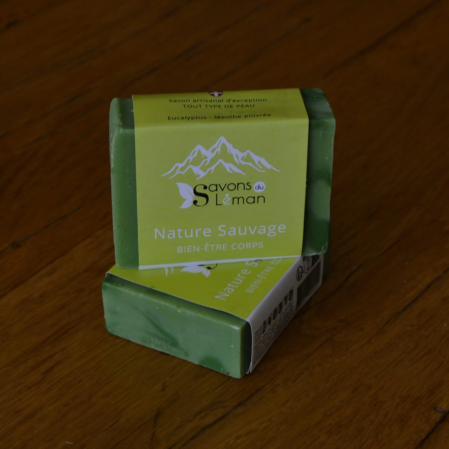 Image de savon BIO eucalyptus, menthe poivrée et pin « Nature Sauvage » (surgras 6 %) | Le sens des choses, boutique en ligne de produits artisanaux, naturels et écoresponsables, fabriqués en France ou en Europe : savons artisanaux, bougies parfumées, accessoires zéro déchet.