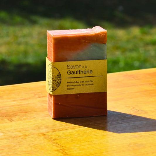 savon surgras à la gaulthérie | Savon solide naturel artisanal fabriqué par saponification à froid