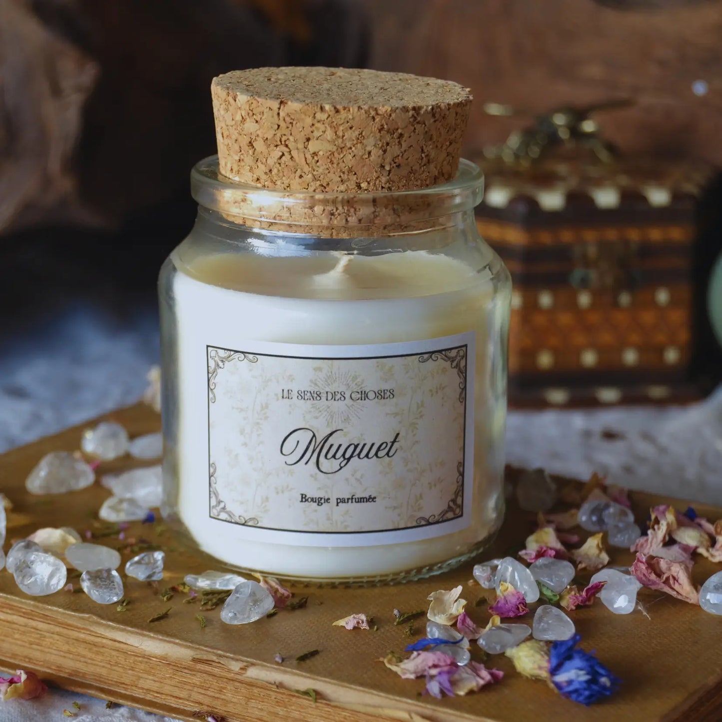 Bougie artisanale parfumée Muguet – Création artisanale | Le sens des choses – Boutique de bougies parfumées végétales, décorations et savons