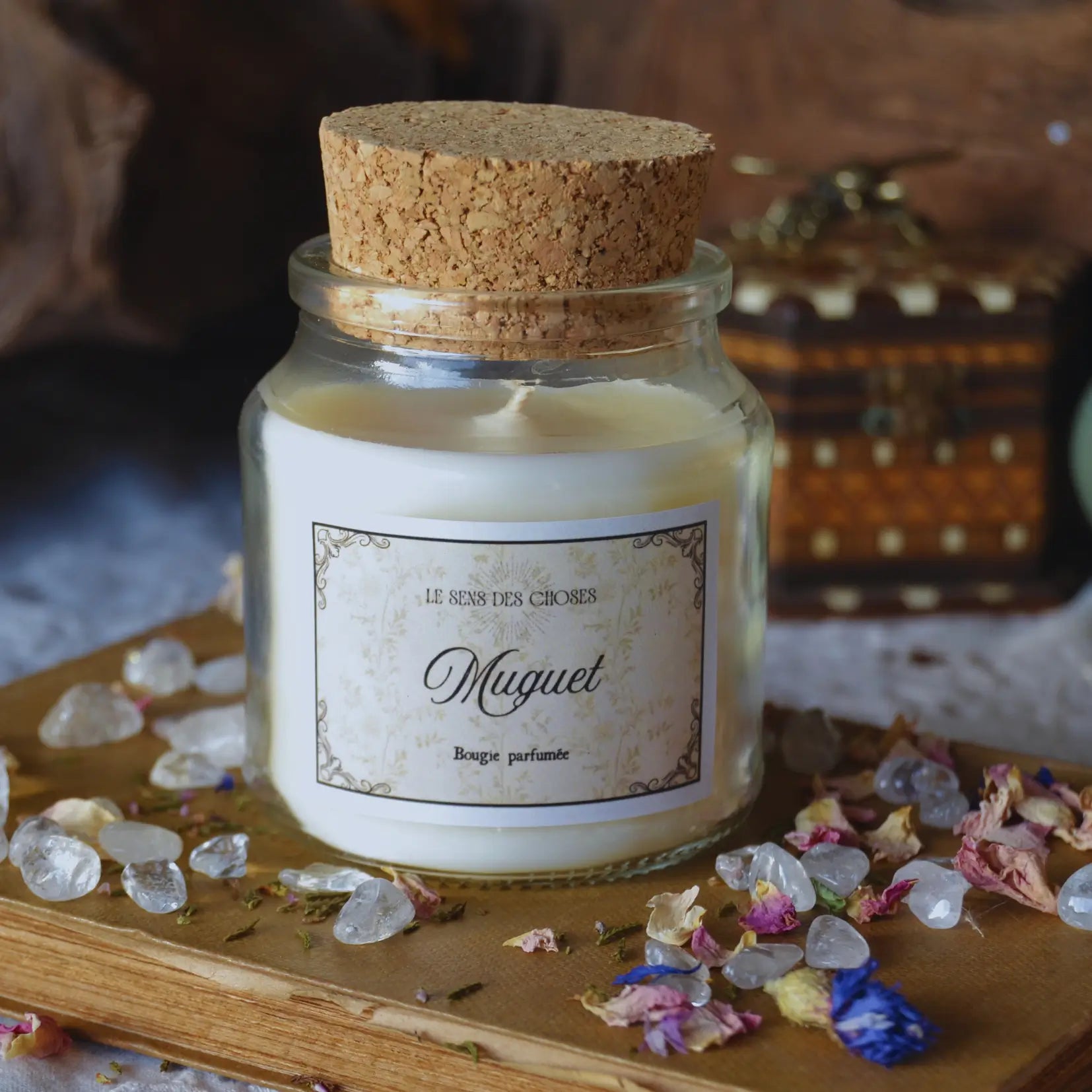 Bougie artisanale parfumée Muguet – Création artisanale | Le sens des choses – Boutique de bougies parfumées végétales, décorations et savons