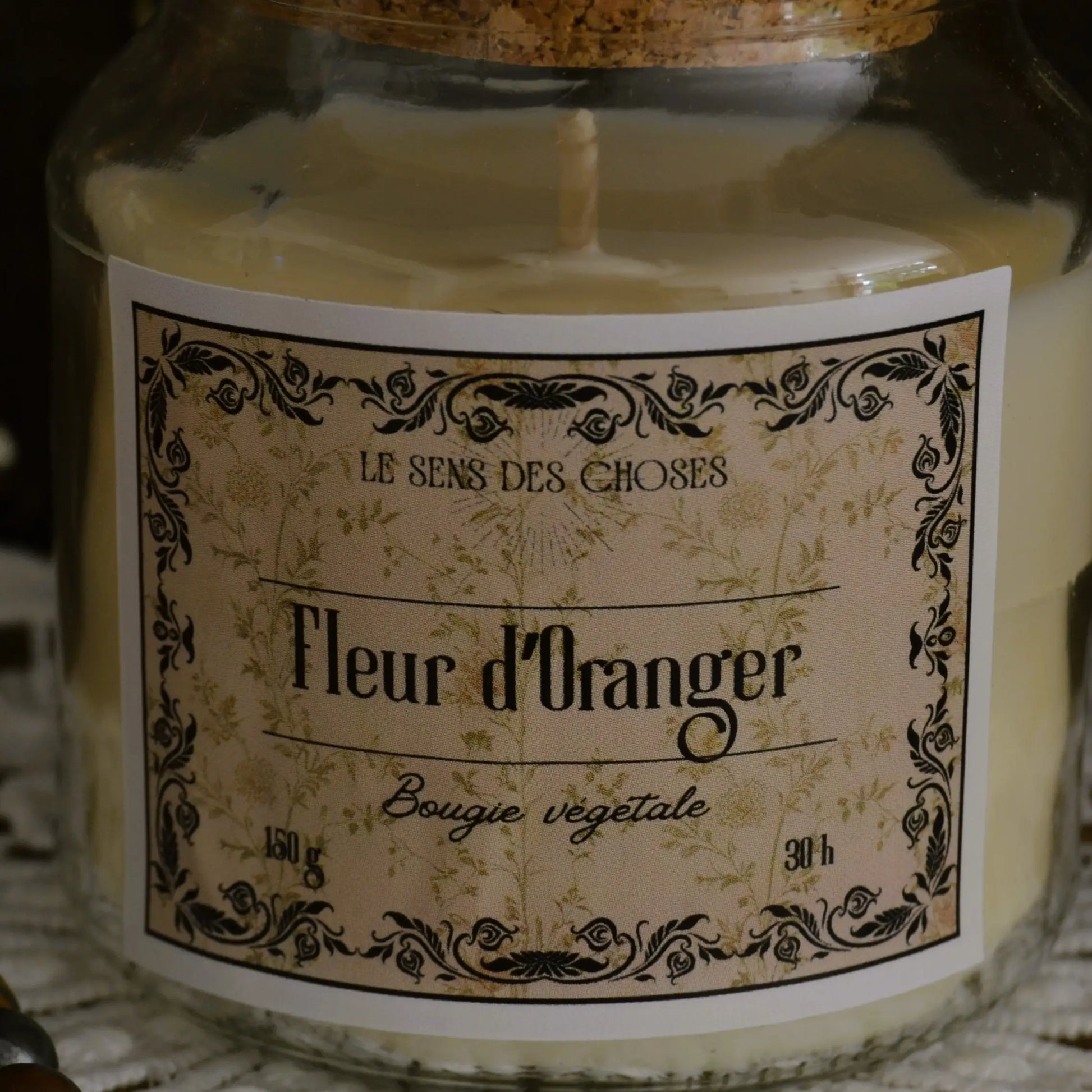 Image de bougie parfumée à la fleur d'oranger | Le sens des choses, boutique en ligne de produits artisanaux, naturels et écoresponsables, fabriqués en France ou en Europe : savons artisanaux, bougies parfumées, accessoires zéro déchet.