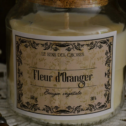 Image de bougie parfumée à la fleur d'oranger | Le sens des choses, boutique en ligne de produits artisanaux, naturels et écoresponsables, fabriqués en France ou en Europe : savons artisanaux, bougies parfumées, accessoires zéro déchet.