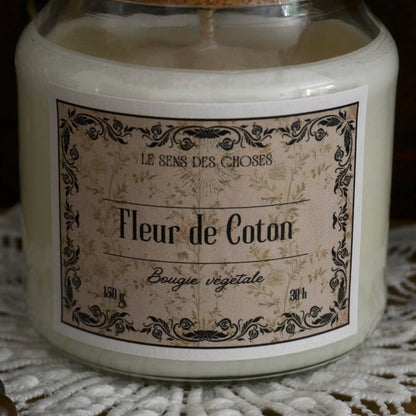 Image de Bougie parfumée artisanale à la fleur de coton | Le sens des choses – boutique artisanale de savons et bougies parfumées naturels fabriqués en France