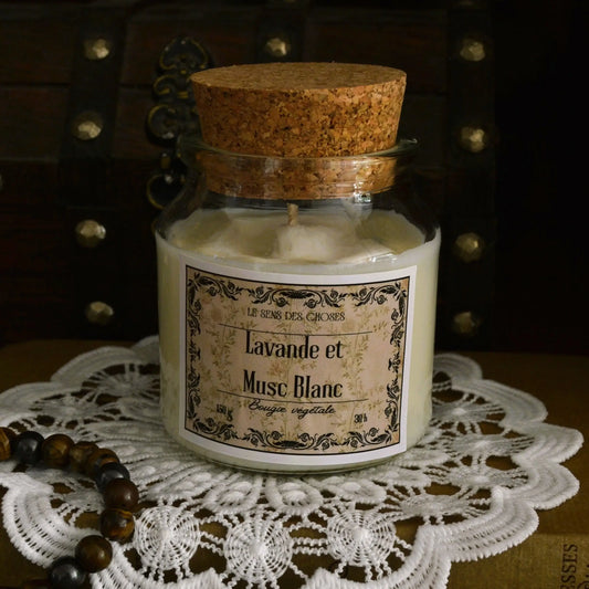 bougie parfumée à la lavande et musc blanc
