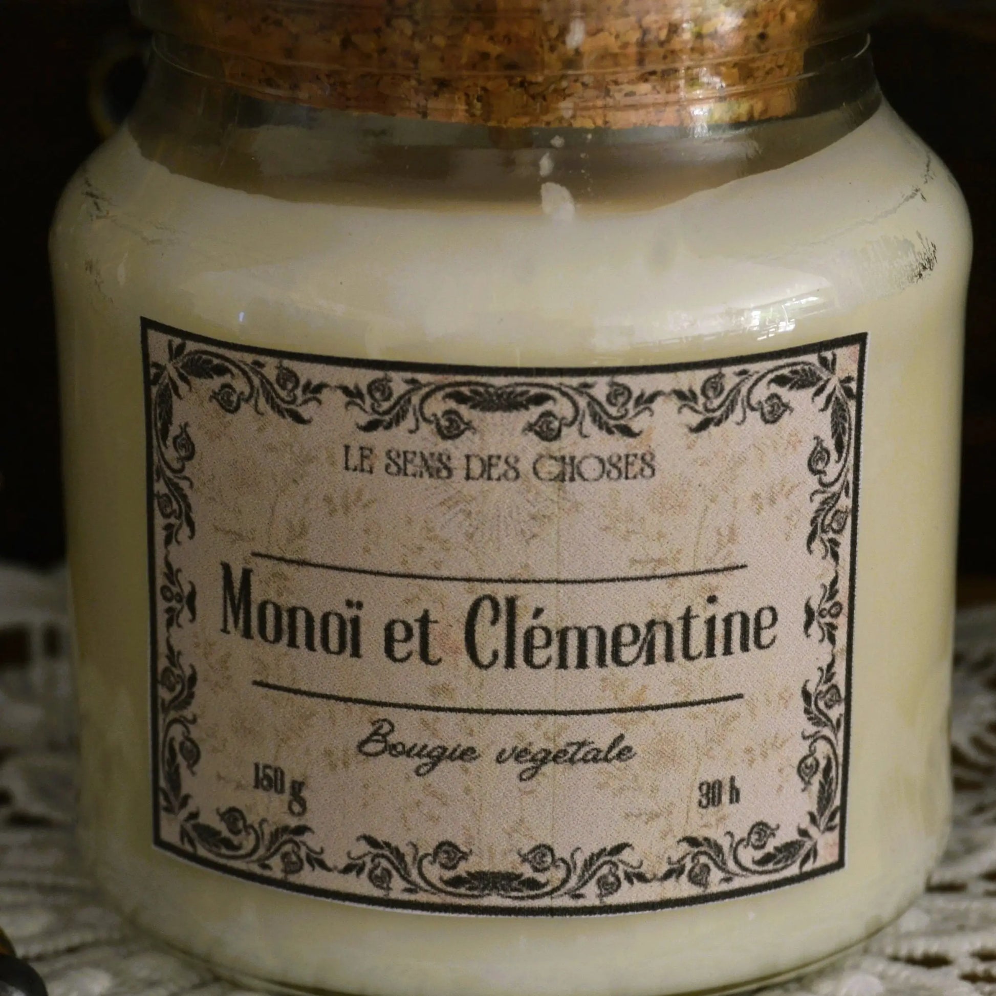 Image de bougie parfumée au monoï et clémentine (nouveau !) | Le sens des choses, boutique en ligne de produits artisanaux, naturels et écoresponsables, fabriqués en France ou en Europe : savons artisanaux, bougies parfumées, accessoires zéro déchet.
