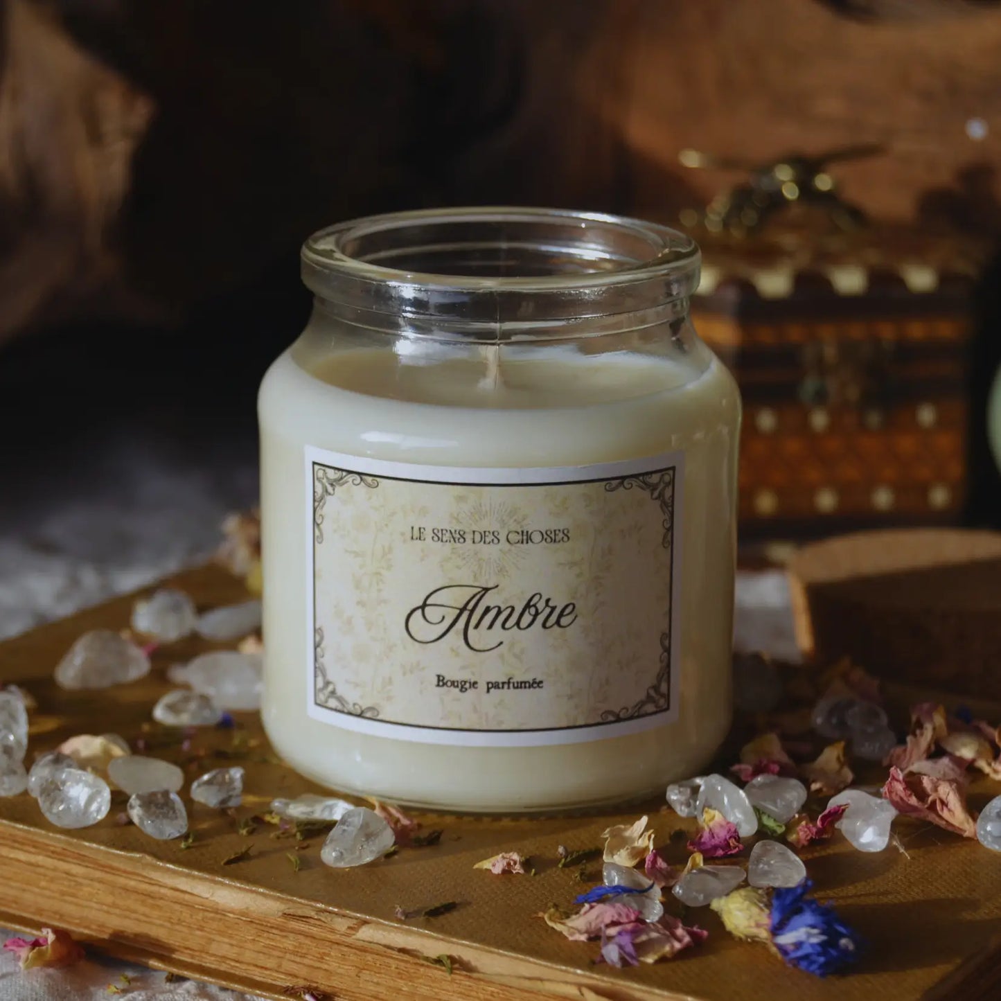 Bougie parfumée artisanale à l’ambre – Création artisanale | Le sens des choses – Boutique de bougies parfumées végétales, décorations et savons