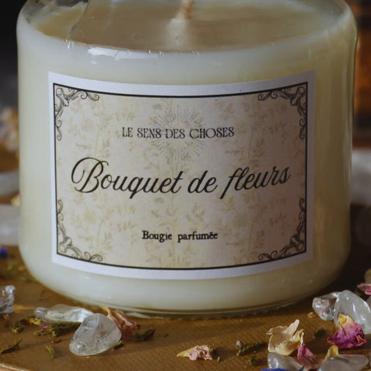 Bougie parfumée artisanale Bouquet de fleurs – Création artisanale | Le sens des choses – Boutique de bougies parfumées végétales et objets décoratifs écoresponsables