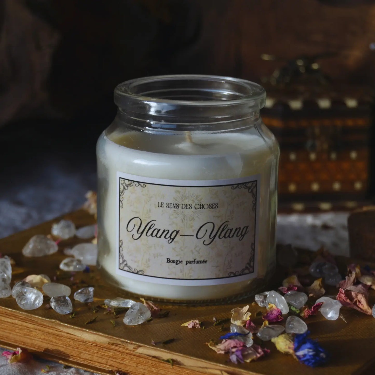 Bougie parfumée artisanale ylang-ylang – Création artisanale | Le sens des choses – Boutique de bougies parfumées végétales, décorations et savons