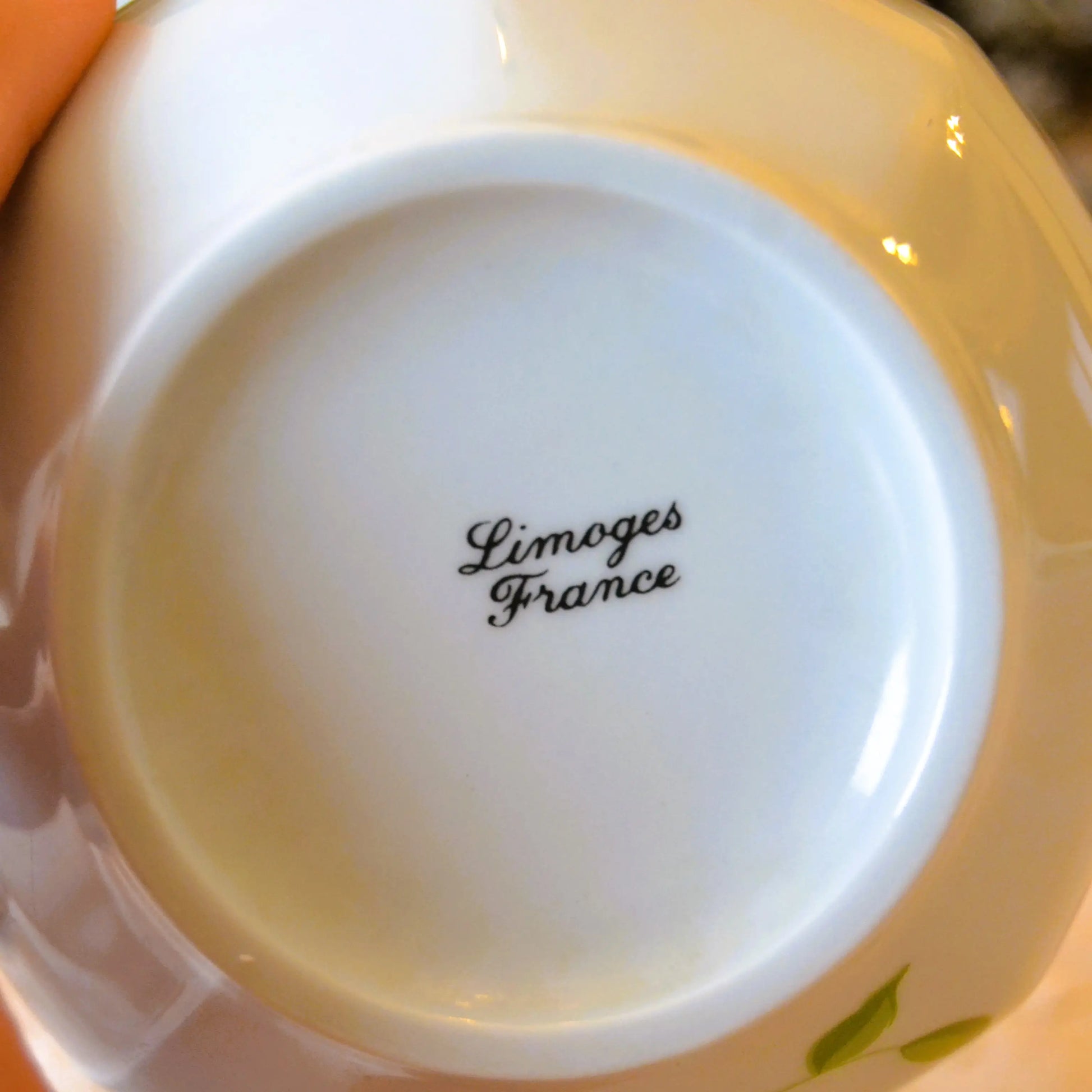 Image de Bougie décorative artisanale en porcelaine de Limoges bleutée — parfum au choix | Le sens des choses – boutique artisanale éthique de bougies parfumées et savons naturels fabriqués en France