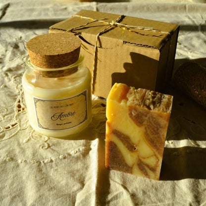 Image de Coffret-cadeau « Un moment pour soi » — bougie parfumée et savon artisanal | Le sens des choses – boutique artisanale éthique de bougies parfumées et savons naturels fabriqués en France