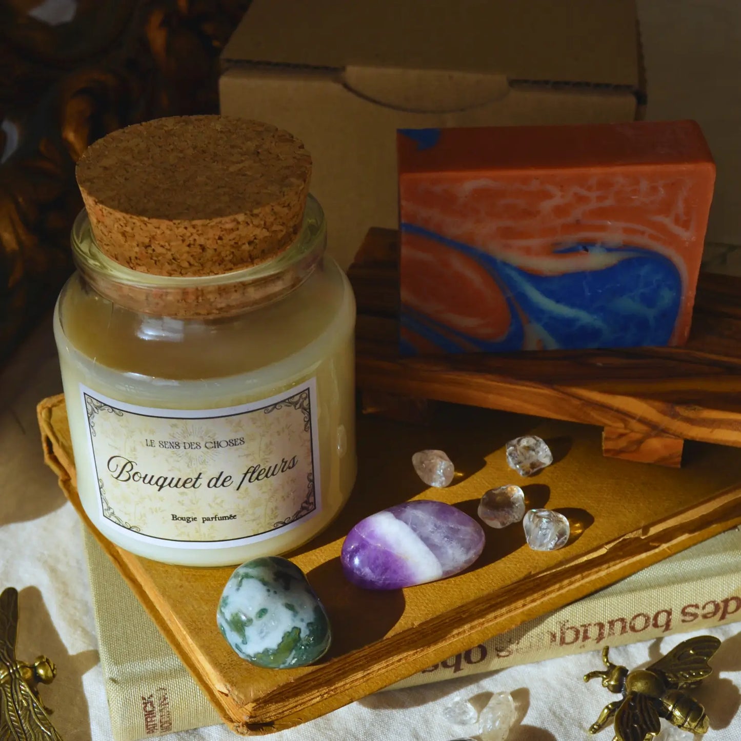 Coffret « Un moment pour soi » — bougie parfumée et savon artisanal – Création artisanale | Le sens des choses – Boutique de bougies parfumées végétales, décorations et savons