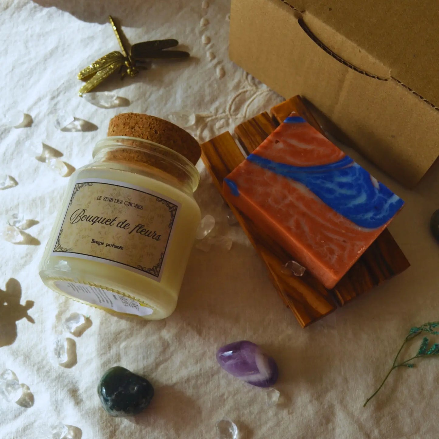 Coffret « Un moment pour soi » — bougie parfumée et savon artisanal – Création artisanale | Le sens des choses – Boutique de bougies parfumées végétales, décorations et savons