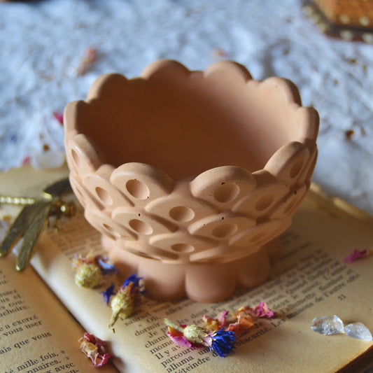 Gaïa — Coupe décorative artisanale en jesmonite terracotta