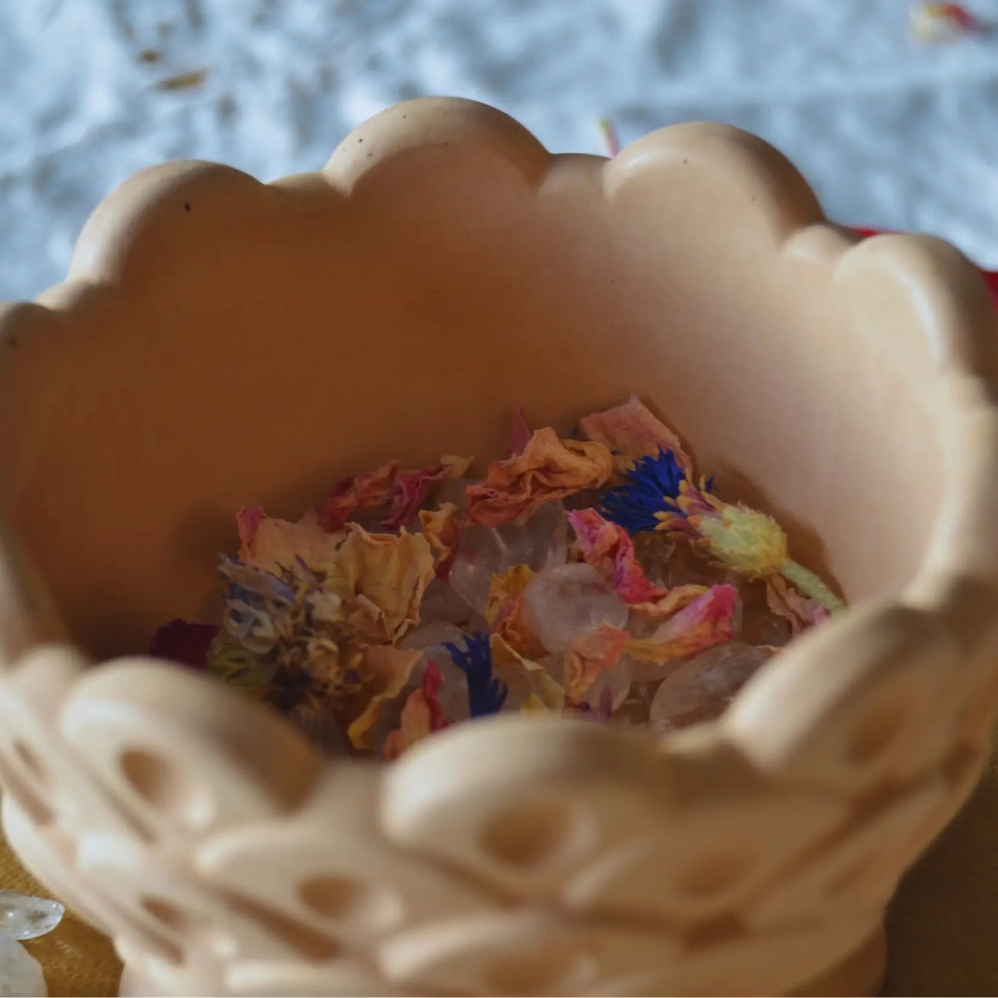 Gaïa — Coupe décorative artisanale en jesmonite terracotta – Création artisanale | Le sens des choses – Boutique de bougies parfumées végétales, décorations et savons