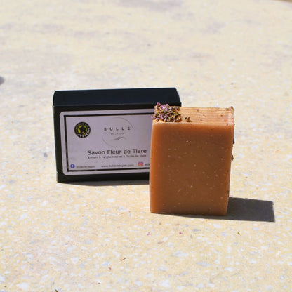 savon à la fleur de Tiaré | Le sens des choses, boutique en ligne de produits artisanaux, naturels et écoresponsables fabriqués en France ou en Europe.