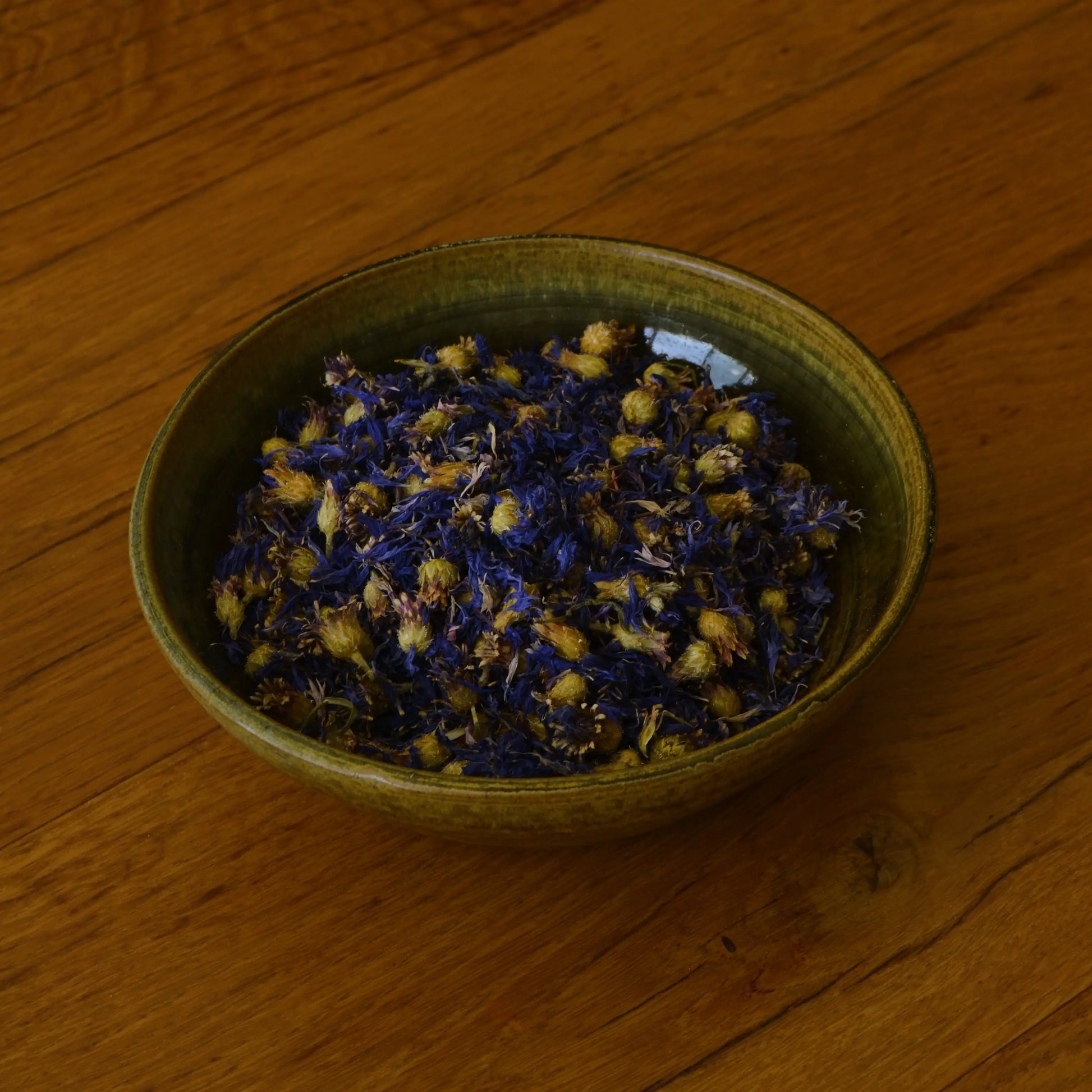 Image de Fleurs de bleuet séchées (Centaurea cyanus) | Le sens des choses, boutique en ligne de produits artisanaux, naturels et écoresponsables, fabriqués en France ou en Europe : savons artisanaux, bougies parfumées, accessoires zéro déchet.