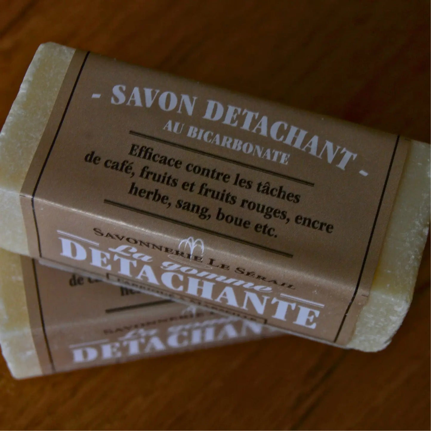 Image de Gomme détachante au savon de Marseille et bicarbonate de soude | Le sens des choses – boutique artisanale éthique de bougies parfumées et savons naturels fabriqués en France