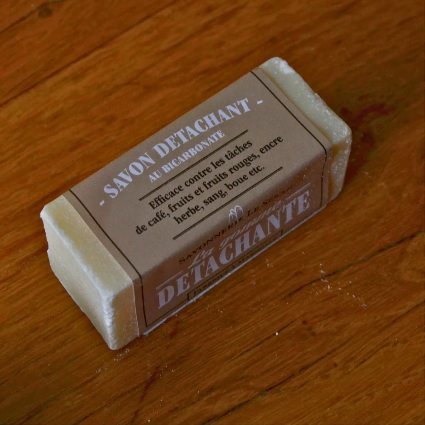 Image de Gomme détachante au savon de Marseille et bicarbonate de soude | Le sens des choses – boutique artisanale éthique de bougies parfumées et savons naturels fabriqués en France