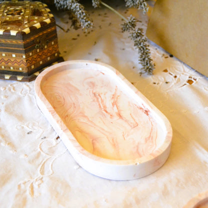 Image de Iris — Plateau en jesmonite marbrée terracotta | Le sens des choses – boutique artisanale éthique de bougies parfumées et savons naturels fabriqués en France