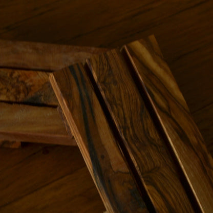 Image de Porte-savon palette en bois d’olivier artisanal | Le sens des choses – boutique artisanale de savons et bougies parfumées naturels fabriqués en France