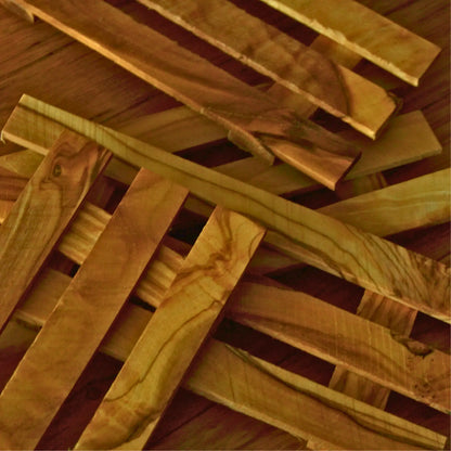 Image de Porte-savon palette en bois d’olivier artisanal | Le sens des choses – boutique artisanale éthique de bougies parfumées et savons naturels fabriqués en France