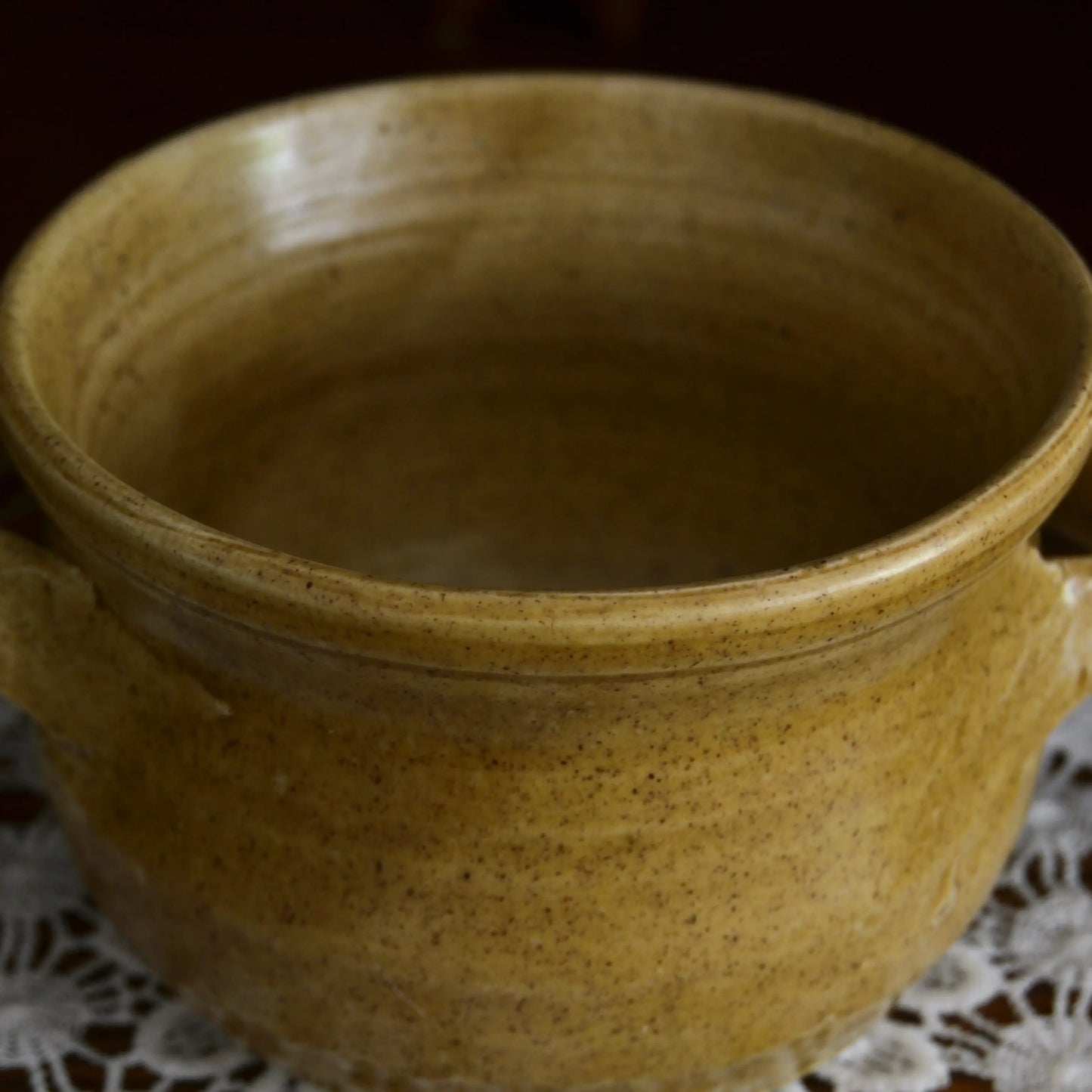 Image de bougie parfumée coupe en céramique vernissée | Le sens des choses, boutique en ligne de produits artisanaux, naturels et écoresponsables, fabriqués en France ou en Europe : savons artisanaux, bougies parfumées, accessoires zéro déchet.