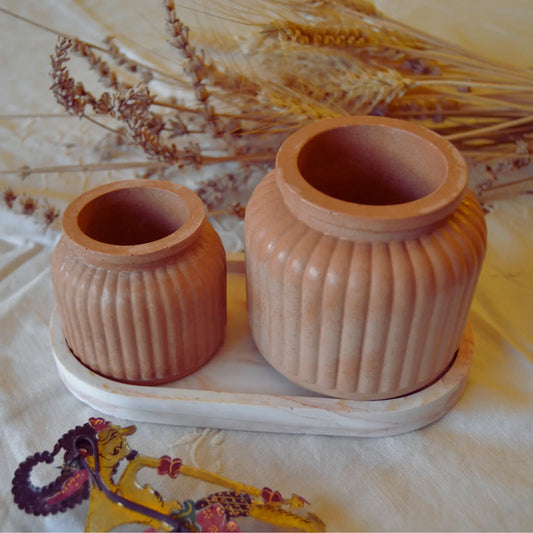 Flora — Pot décoratif en jesmonite terracotta