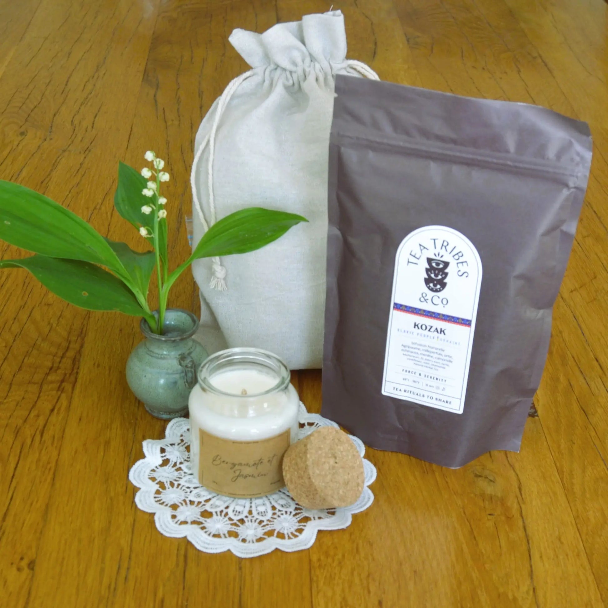 coffret « rituel de sérénité » — bougie et infusion au choix | Le sens des choses, boutique en ligne de produits artisanaux, naturels et écoresponsables fabriqués en France ou en Europe.