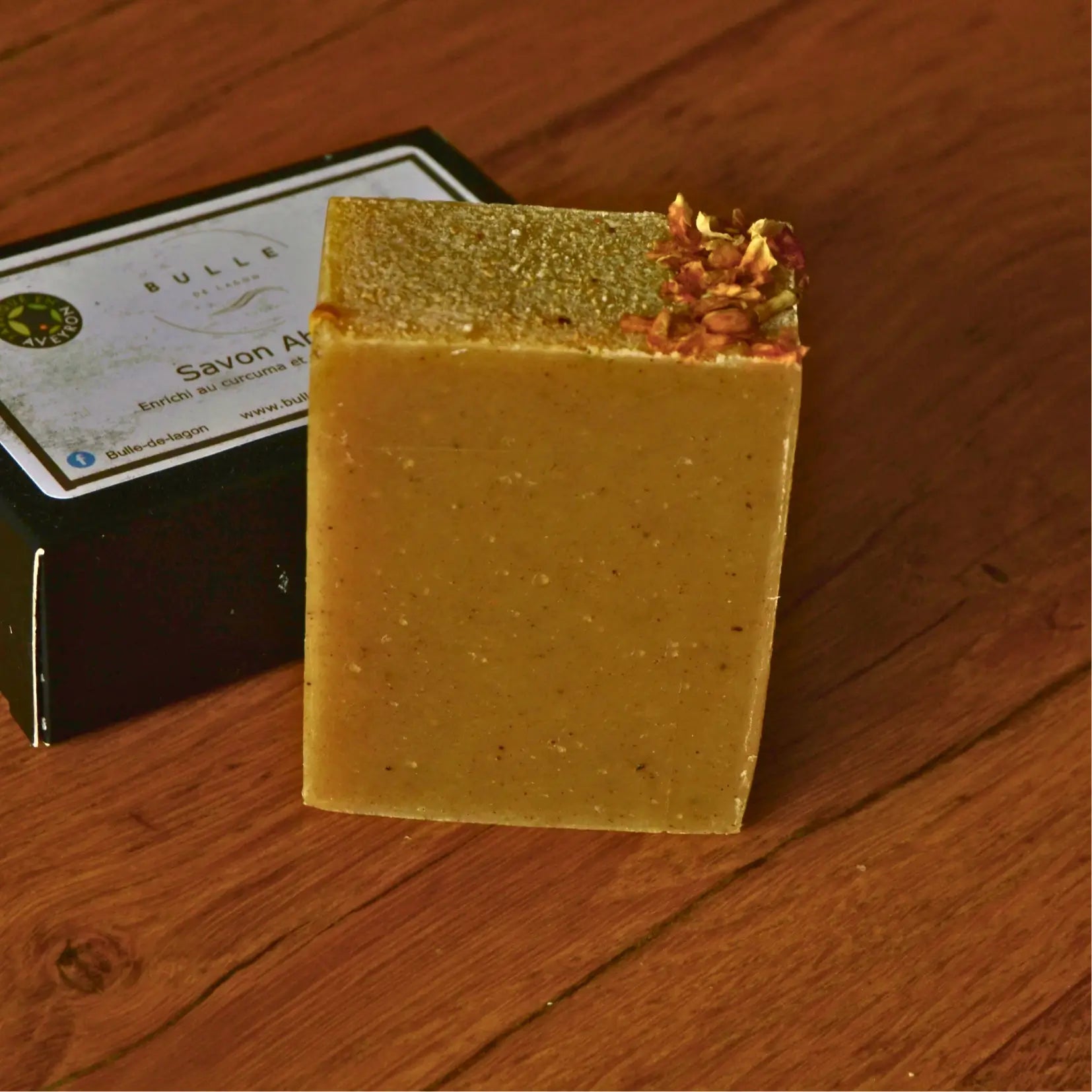 Image de Savon surgras à l'abricot et au curcuma | Le sens des choses – boutique artisanale éthique de bougies parfumées et savons naturels fabriqués en France