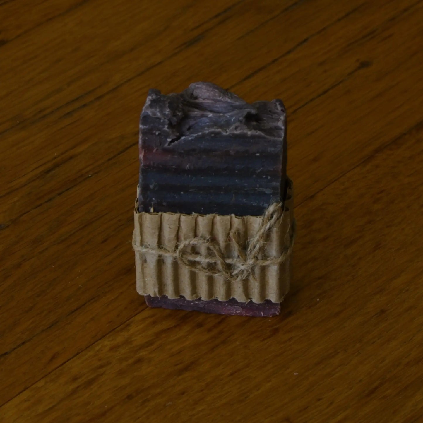 Image de Savon à l’argile rouge purifiant | Le sens des choses – boutique artisanale de savons et bougies parfumées naturels fabriqués en France