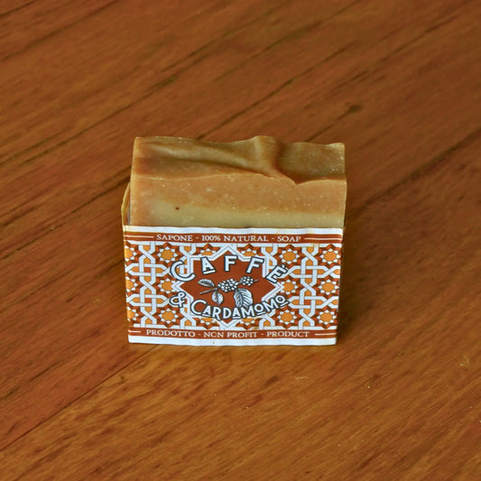 Image de Savon artisanal à l’huile de graines de café et cardamome | Le sens des choses – boutique artisanale de bougies parfumées végétales et savons naturels fabriqués en Charente-Maritime