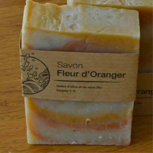 Image de Savon artisanal surgras à la fleur d’oranger | Le sens des choses – boutique artisanale éthique de bougies parfumées et savons naturels fabriqués en France