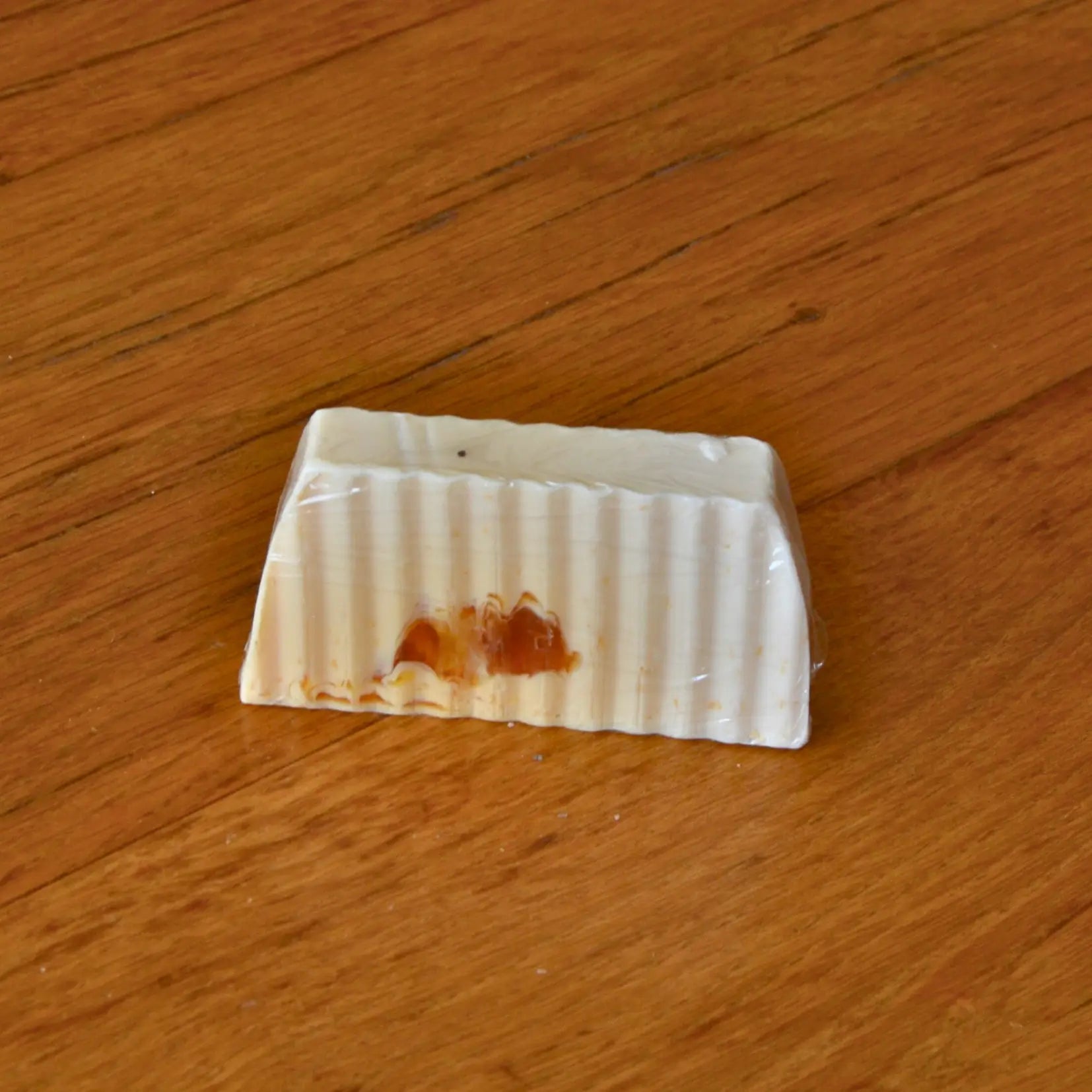 Image de Savon végétal à la noix de coco | Le sens des choses – boutique artisanale de bougies parfumées végétales et savons naturels fabriqués en Charente-Maritime