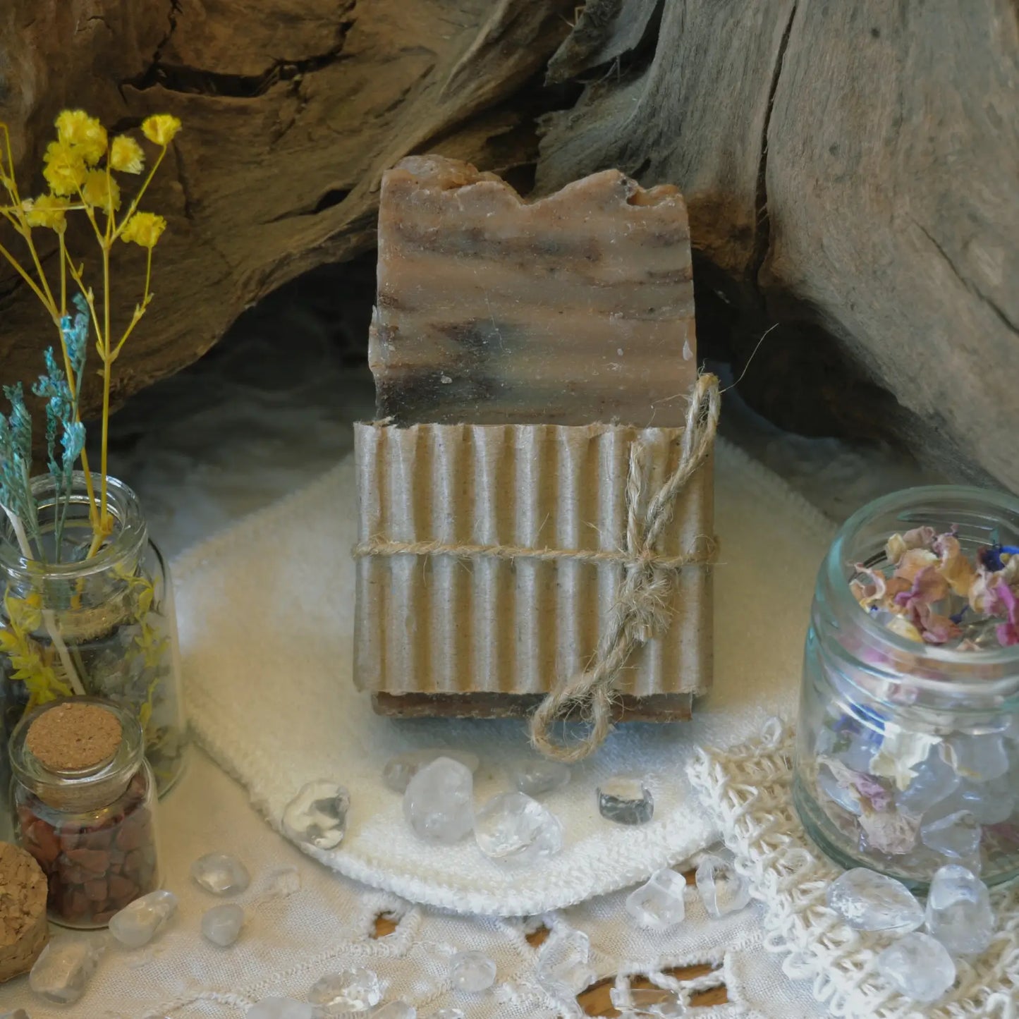 Savon artisanal au cacao nourrissant – Création artisanale | Le sens des choses – Boutique de bougies parfumées végétales, décorations et savons