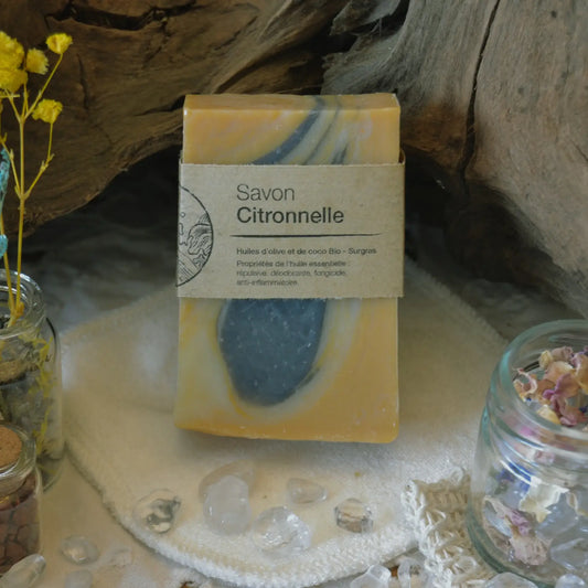 Savon artisanal surgras à la citronnelle – Création artisanale | Le sens des choses – Boutique de bougies parfumées végétales, décorations et savons