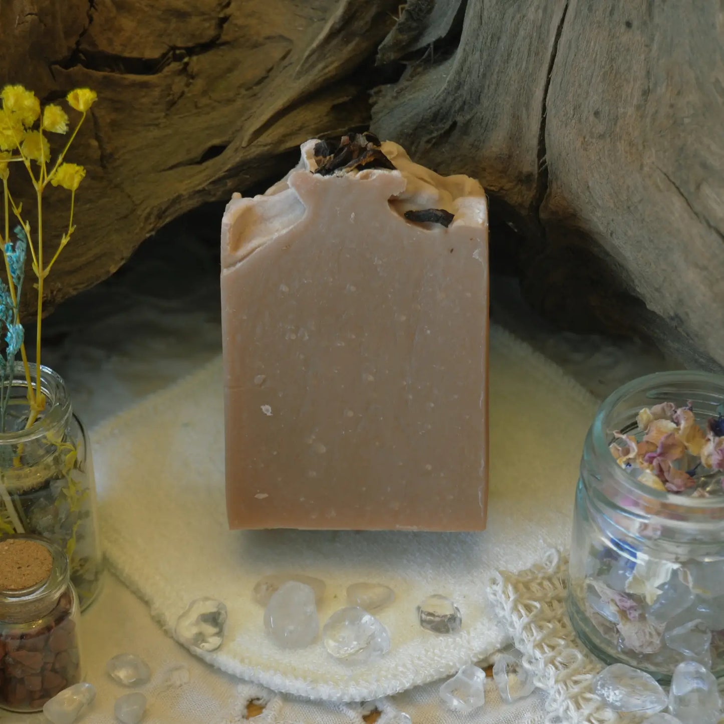 Savon surgras au monoî – Création artisanale | Le sens des choses – Boutique de bougies parfumées végétales, décorations et savons