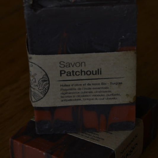 Image de Savon artisanal surgras au patchouli | Le sens des choses – boutique artisanale éthique de bougies parfumées et savons naturels fabriqués en France